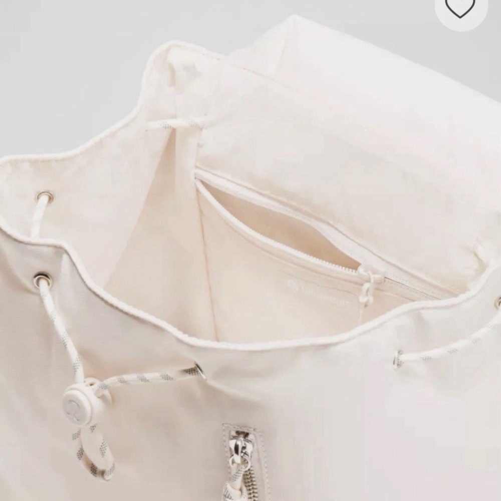 Lululemon Drawstring Bucket Backpack 10 Liter Lig… - image 3
